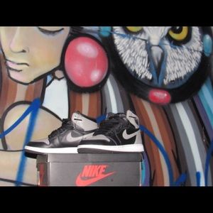 Air Jordan 1 “Shadows”